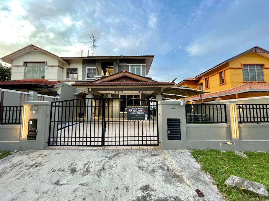 Cozy Holiday Home Karaoke Bbq Bukit Indah Jb Johor Bahru Eksteriør bilde