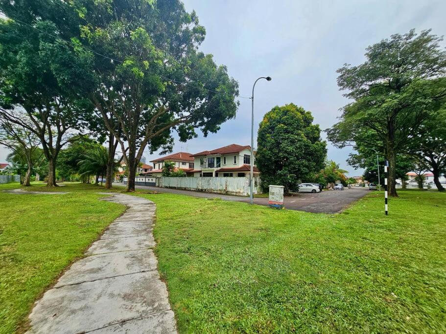 Cozy Holiday Home Karaoke Bbq Bukit Indah Jb Johor Bahru Eksteriør bilde